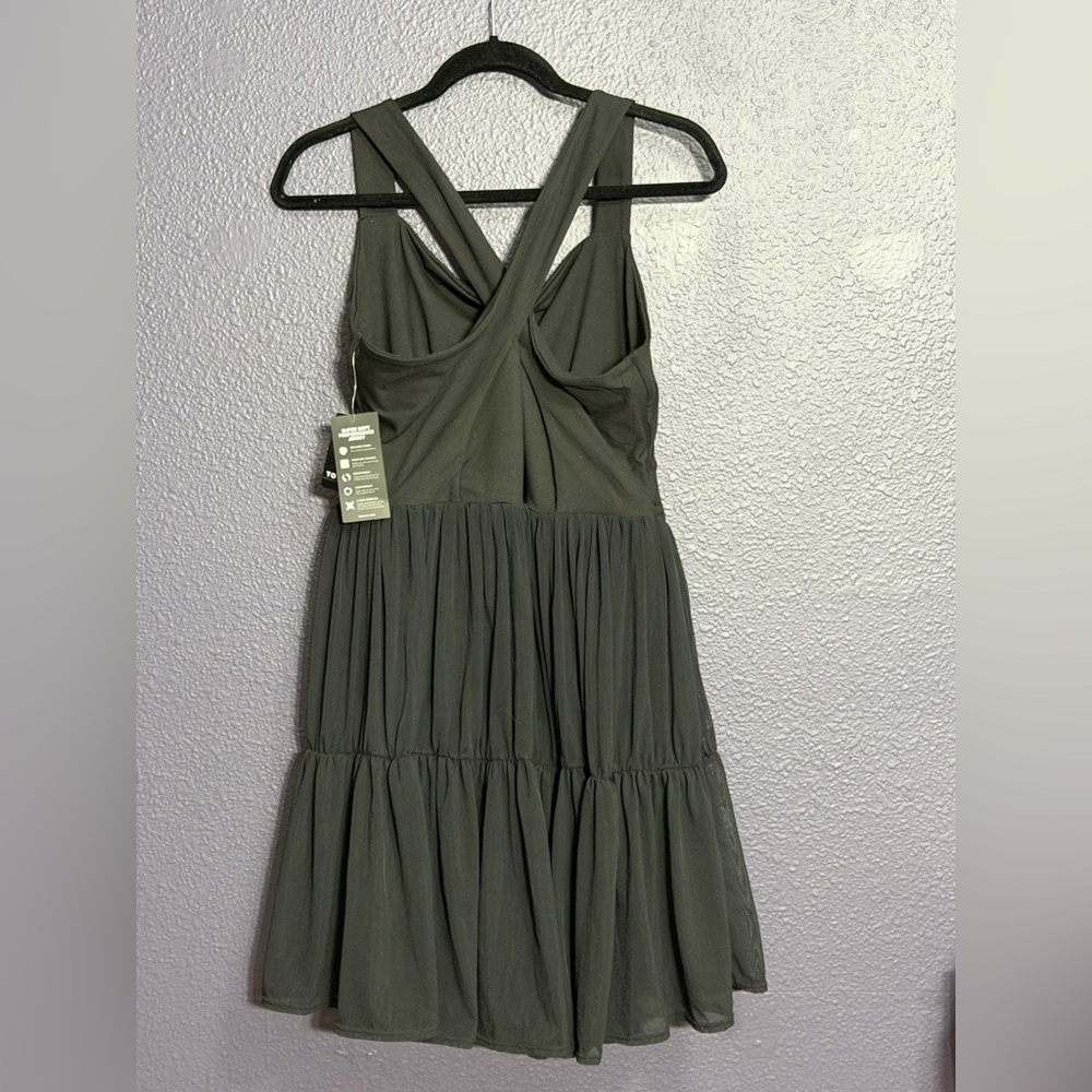 Torrid NWT Performance Core Mesh Ruffle Active Dr… - image 4